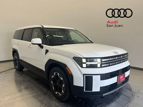 Used 2025 Hyundai Santa Fe SE image 1