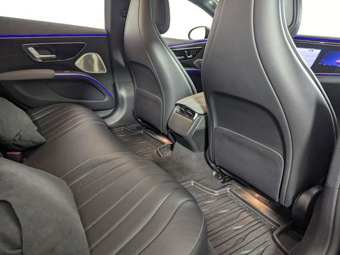 Used 2022 Mercedes-Benz EQS 580 4MATIC Sedan image 32
