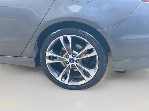 Used 2017 Ford Fusion Titanium AWD/4WD image 7