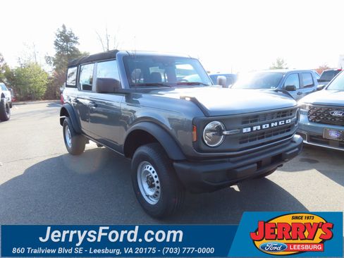 New 2025 Ford Bronco 4-Door image 1