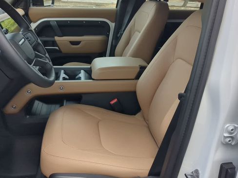 Certified 2026 Land Rover Defender 110 X-Dynamic SE AWD/4WD image 17