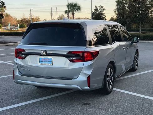 Used 2025 Honda Odyssey EX-L image 8