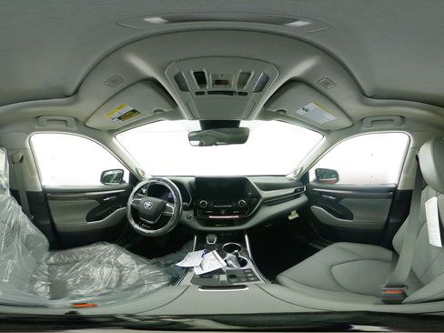 New 2026 Toyota Highlander Limited AWD/4WD image 33