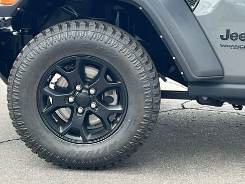 Used 2021 Jeep Wrangler Unlimited Sport AWD/4WD image 9