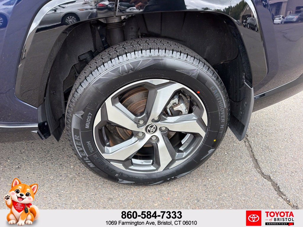Used 2024 Toyota RAV4 SE w/ Weather & Moonroof Package AWD/4WD image 12