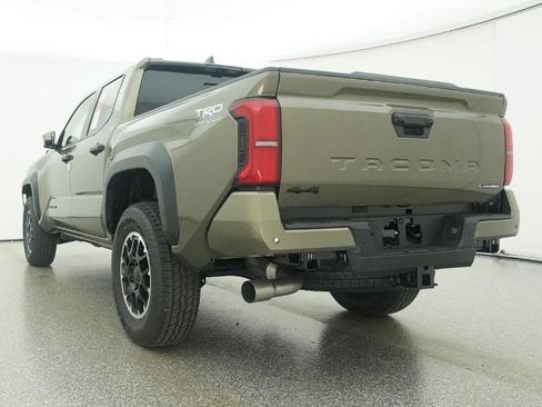 New 2026 Toyota Tacoma TRD Off-Road w/ TRD Off Road Premium Package AWD/4WD image 15