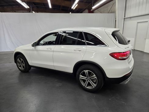 Used 2018 Mercedes-Benz GLC 300 4MATIC image 3