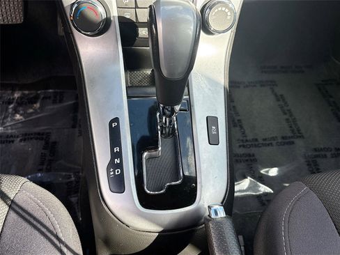 Used 2013 Chevrolet Cruze LT image 15