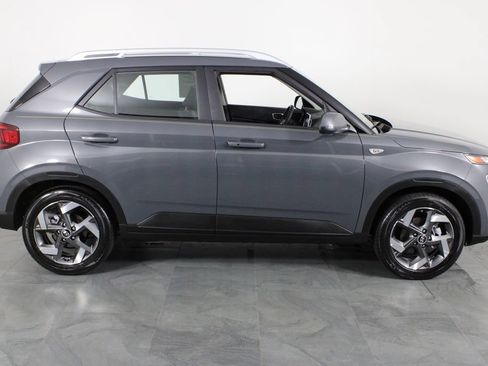 Used 2026 Hyundai Venue SEL FWD image 12