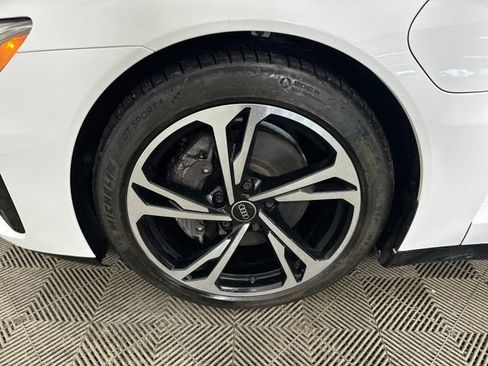 Used 2022 Audi e-tron GT Premium Plus image 9