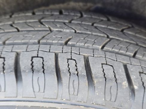 Used 2018 Nissan Rogue SV image 9