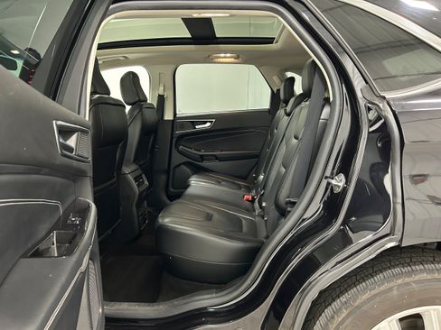 Used 2020 Ford Edge Titanium w/ Equipment Group 301A AWD/4WD image 30