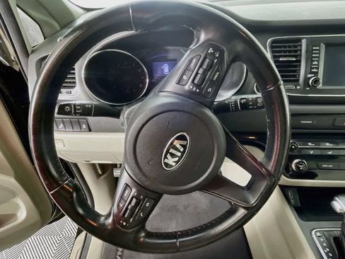 Used 2019 Kia Sedona EX FWD image 12