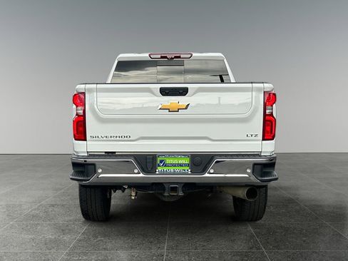 Used 2024 Chevrolet Silverado 2500 LTZ w/ LTZ Plus Package AWD/4WD image 6
