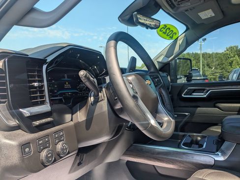 Used 2025 Chevrolet Silverado 2500 LTZ w/ LTZ Premium Package AWD/4WD image 14