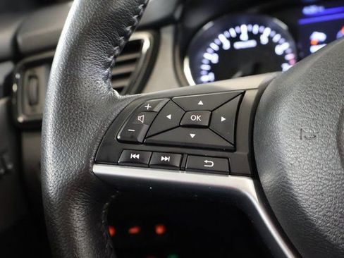 Used 2020 Nissan Rogue SL w/ Premium Package image 18