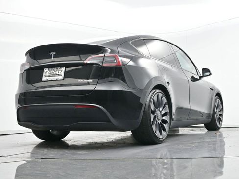 Used 2024 Tesla Model Y Performance image 41