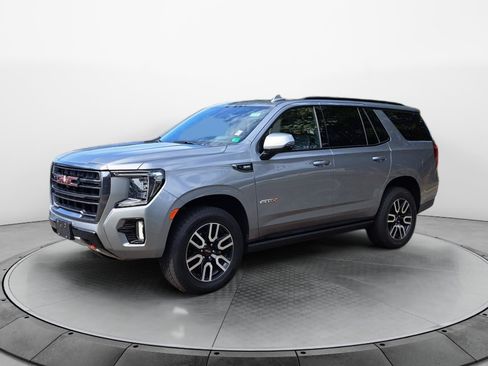 Used 2023 GMC Yukon AT4 w/ Technology Package AWD/4WD image 3