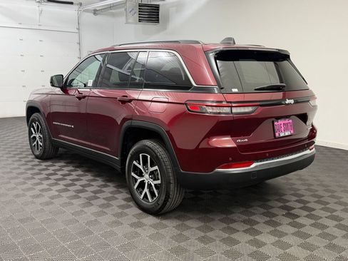Used 2024 Jeep Grand Cherokee Limited w/ Trailer Tow Package AWD/4WD image 3