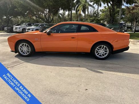 Used 2025 Dodge Charger Daytona R/T w/ Sun & Sound Package AWD/4WD image 32