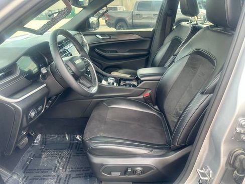 Used 2023 Jeep Grand Cherokee L Laredo AWD/4WD image 22