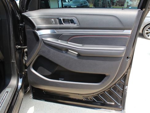 Used 2018 Ford Explorer Sport w/ Equipment Group 401A AWD/4WD image 28