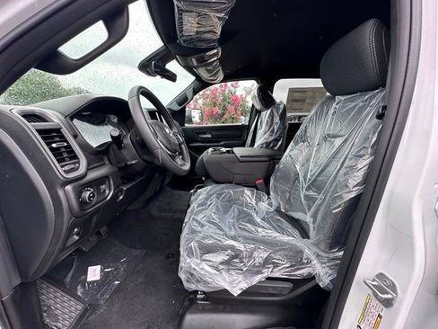 New 2026 RAM 1500 Express AWD/4WD image 23