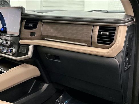 Used 2024 Ford Expedition Max Limited image 20