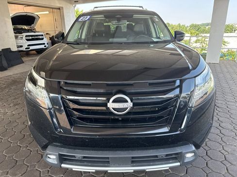 Used 2023 Nissan Pathfinder SL w/ Lighting Package (N92) AWD/4WD image 2