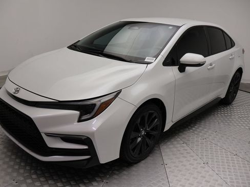 Certified 2024 Toyota Corolla SE FWD image 2