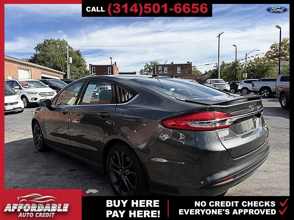 Used 2018 Ford Fusion SE w/ Equipment Group 201A FWD image 3