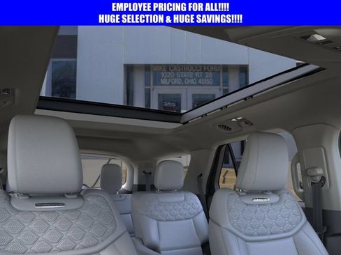New 2026 Ford Explorer Platinum w/ LUX Leather Package AWD/4WD image 22