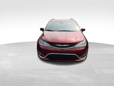 Used 2020 Chrysler Pacifica Touring-L FWD image 5