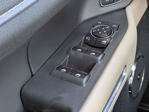 Used 2024 Ford Expedition Limited RWD image 28