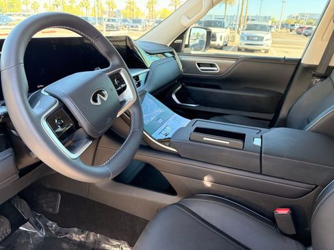 Certified 2026 INFINITI QX80 Luxe w/ Cargo Package AWD/4WD image 17