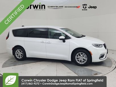 Certified 2023 Chrysler Pacifica Touring-L