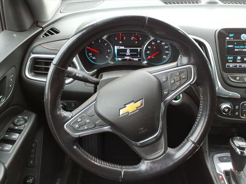Used 2018 Chevrolet Equinox Premier image 20