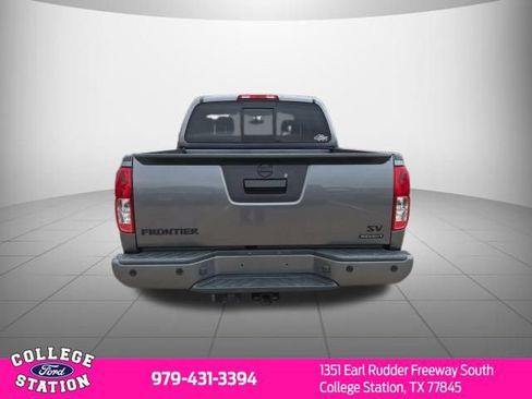 Used 2020 Nissan Frontier SV w/ Midnight Edition Floor Mats image 6