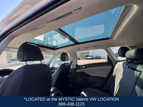 Certified 2023 Volkswagen Taos SE w/ Panoramic Sunroof Package FWD image 12