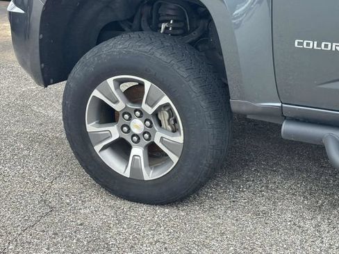 Used 2017 Chevrolet Colorado Z71 AWD/4WD image 7