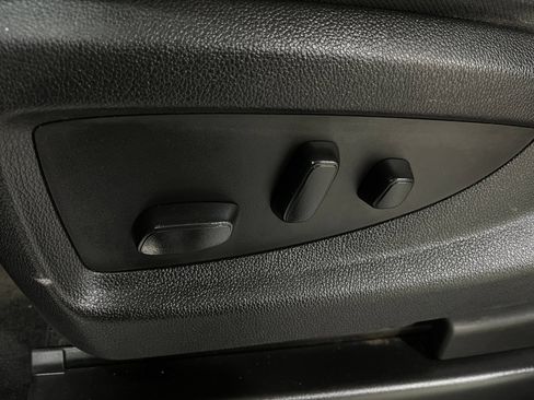 Used 2018 Chevrolet Silverado 1500 LT w/ All Star Edition AWD/4WD image 15