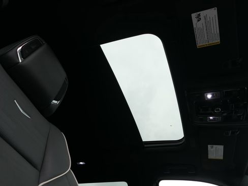 Used 2025 Cadillac Escalade Premium Luxury image 26