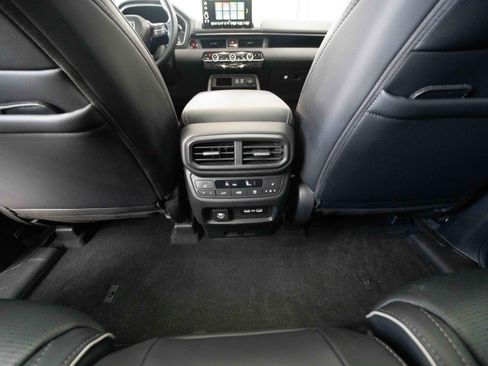 Used 2023 Honda Pilot Elite image 22