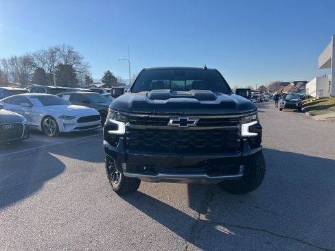 Used 2025 Chevrolet Silverado 1500 ZR2 w/ Technology Package image 17