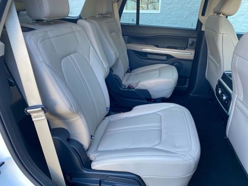 Used 2024 Ford Expedition Limited image 27