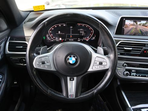Used 2022 BMW 740i w/ M Sport Package RWD image 18