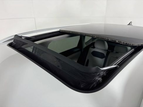 Certified 2025 Volkswagen Taos SE AWD/4WD image 21