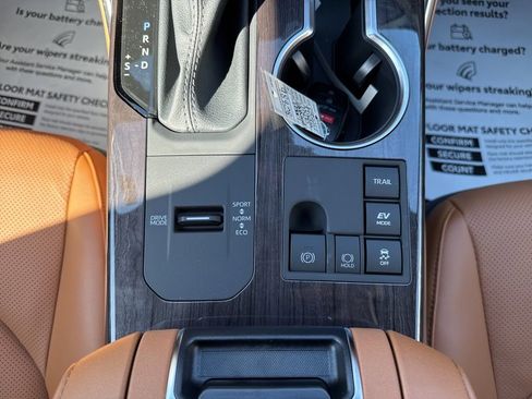 New 2026 Toyota Highlander Platinum AWD/4WD image 19