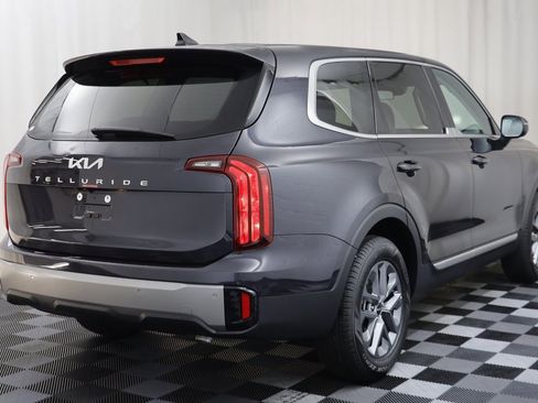 Used 2025 Kia Telluride LX image 17