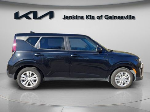Used 2024 Kia Soul LX image 12